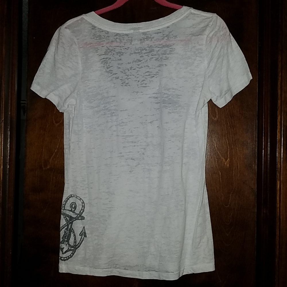 Deep-V t-shirt - Picture 2 of 3